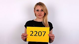 Молодая модель на кастинге отдалась в жопу агенту