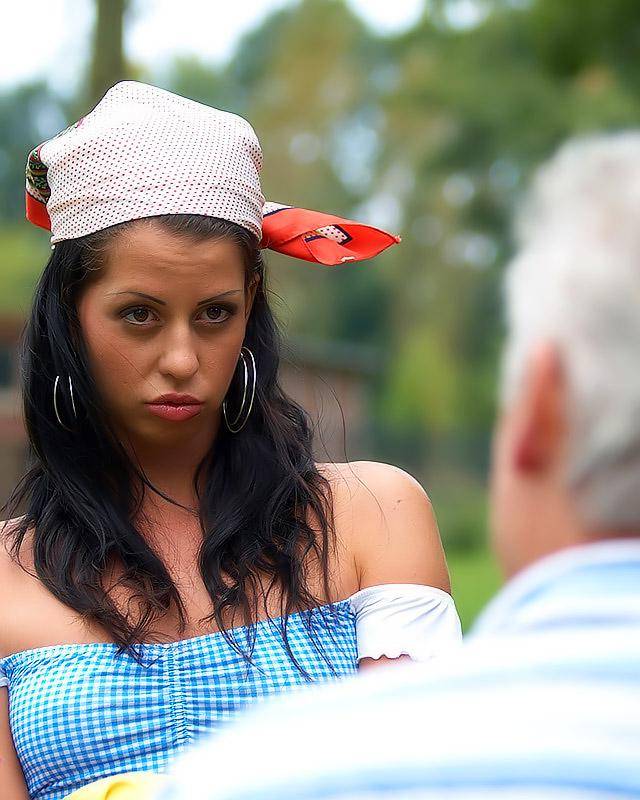 Фермер отымел городскую шлюшку 3 фотография