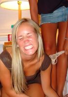 Пьяные девки показывают свои сиськи и попки 2 фотография