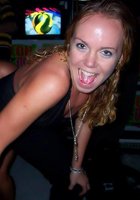 Пьяные девки показывают свои сиськи и попки 7 фотография