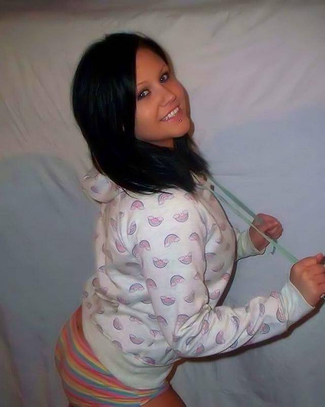 Развратные молодки показывают себя 3 фотография