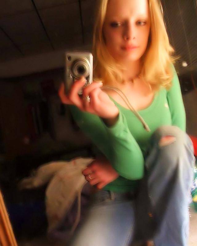 Развратные молодки показывают себя 10 фотография