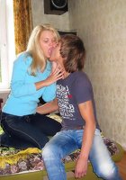 Парень пригласил телку на чай, а поставил раком 3 фотография