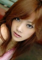 Азиатка в красивых трусиках показывает свою мохнатую письку 1 фотография