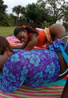 Компания темнокожих девушек 2 фотография Компания темнокожих девушек 2 фотография