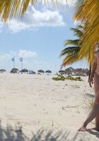 Богатый ухажер дрюкает сексуальную Олю 17 фотография