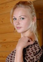 Яркая блондинка демонстрирует себя 1 фотография Яркая блондинка демонстрирует себя 1 фотография