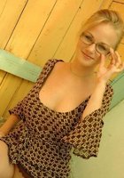 Яркая блондинка демонстрирует себя 5 фотография Яркая блондинка демонстрирует себя 5 фотография