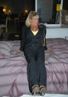 Зажег с пятидесятилетней Оливией 1 фотография Зажег с пятидесятилетней Оливией 1 фотография