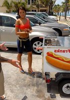 Угостил мулатку своим хот-догом 2 фотография Угостил мулатку своим хот-догом 2 фотография