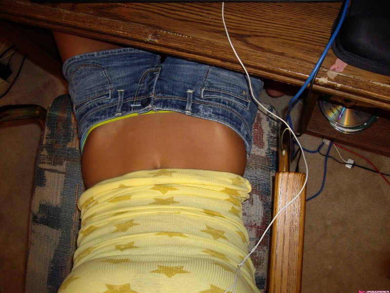 Симпатичная девица отдалась парню своей мечты 4 фотография