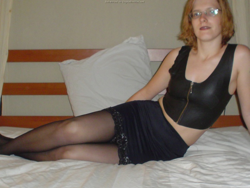 Рыжая старая потаскуха любит копуляцию 2 фотография