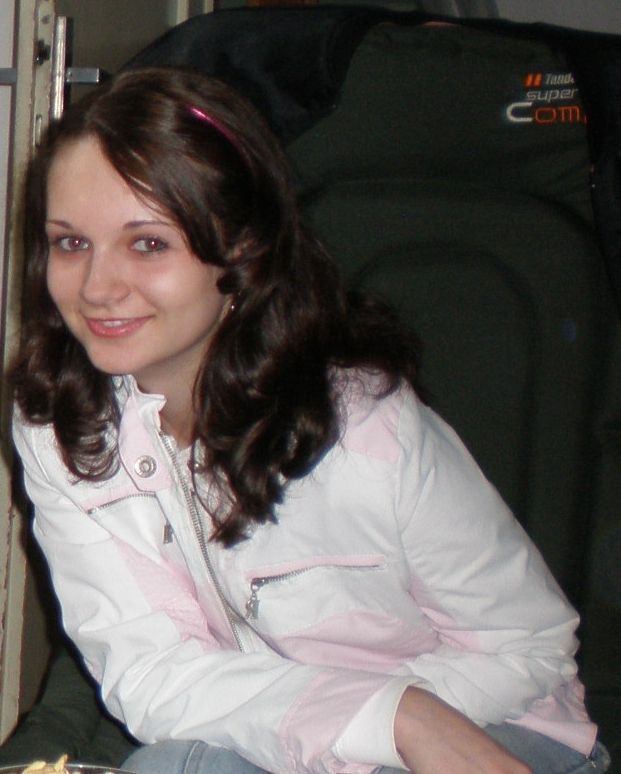 Соблазнил молодую чертовку и увидел как она мастурбирует 2 фотография