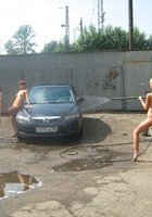 На автомойке три голые сучки моют мазду 4 фотография На автомойке три голые сучки моют мазду 4 фотография