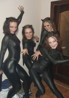 Пьяные молодки разрисовали голые тела на вечеринке 11 фотография Пьяные молодки разрисовали голые тела на вечеринке 11 фотография