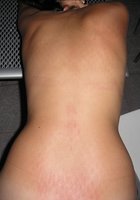 Деваха отсасывает огромный хер перед потрахушками 4 фотография