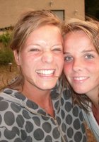 Подружки в купальниках веселятся около бассейна 18 фотография Подружки в купальниках веселятся около бассейна 18 фотография