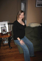 Бабенка светит дойками во время беременности 10 фотография