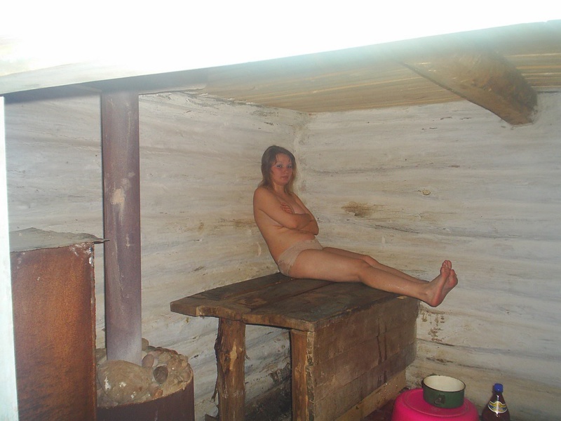 Деревенская девушка намылилась в бане 9 фотография