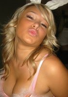 Подруги оголились на пляжной вечеринке 4 фотография