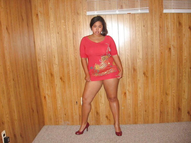 Пышнотелая филиппинка расхаживает по дому в сексуальном белье 1 фотография