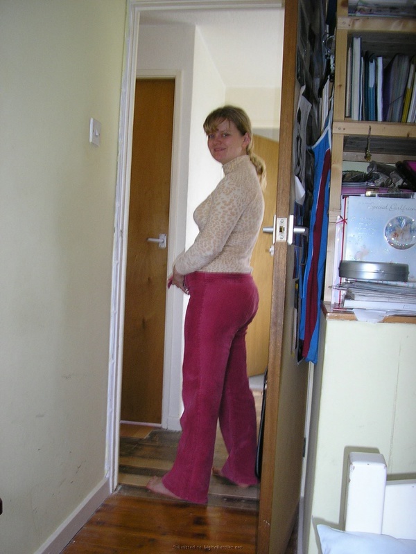 Стремная баба желает потрахаться на даче 23 фотография