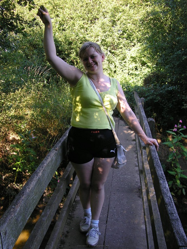 Стремная баба желает потрахаться на даче 35 фотография