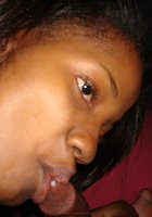 Негритянка завлекает в кровать любовника подтянутыми сиськами 7 фотография