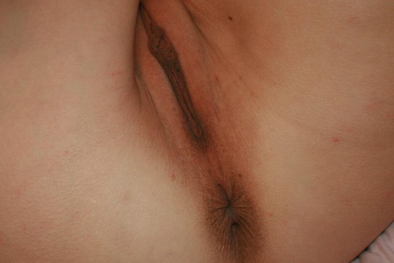 Телка развлекается дома с секс игрушкой 8 фотография