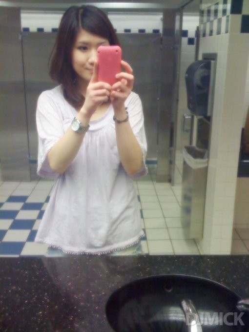 Милые крошки показывают свои стройные тела 6 фотография