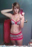 Полуголые девицы вертятся пред зеркалом 5 фотография