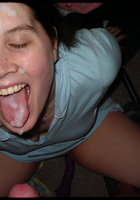 После отсоса на лицо девушек попадает много кончи 2 фотография