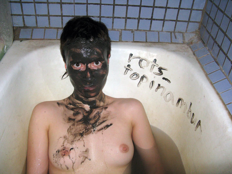 Пьяные вертихвостки развратничают на вписках 12 фотография