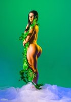 Сексуальные молодки умеют красиво позировать в любой обстановке 4 фотография