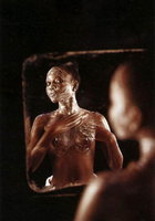 Даже негритянки не прочь откровенно позировать 7 фотография