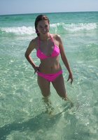 Миловидная особа абсолютно везде готова вызывающе позировать 6 фотография